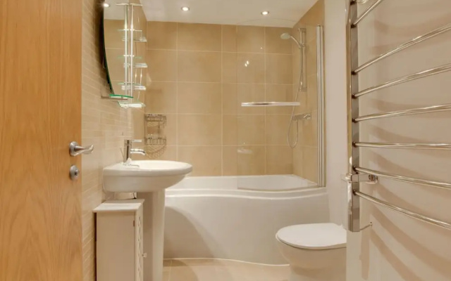 Contemporary Holiday Home in Little Petherick With Terrace