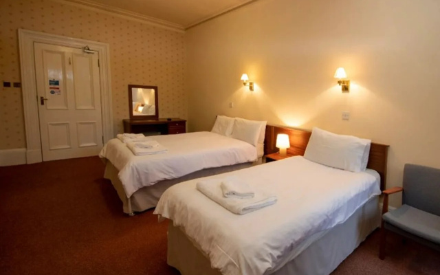 The Stromness Hotel by Paymán Club