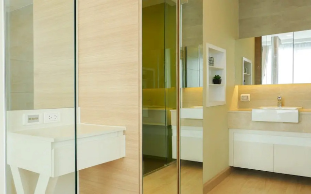 Cetus Beachfront Condo By Pong