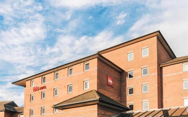 Отель Ibis Liverpool Centre Albert Dock – Liverpool One вид на фасад