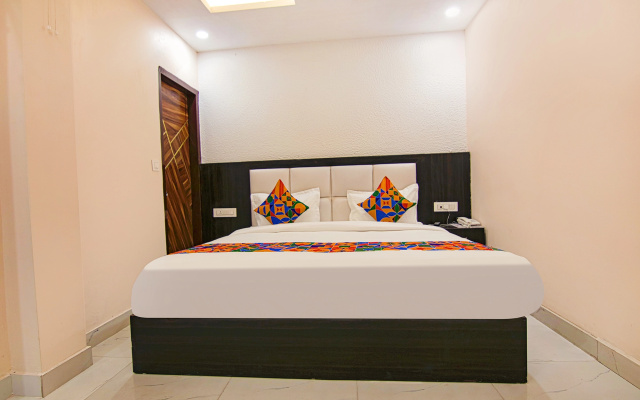 Fabhotel Palm Plaza