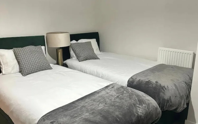 Cosy, Comfy 2 Bed Apartment Canary Wharf