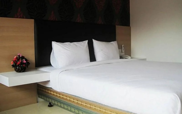 Orange Grand Hotel