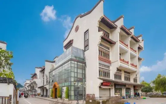 Floral Hotel·Ruili Hotel