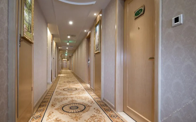 Vienna Hotel Chengdu Jewelry Center Jinzhou Road Subway Station