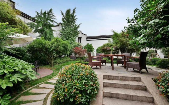 Blossom Hill Hotels & Resorts · Qiushuli