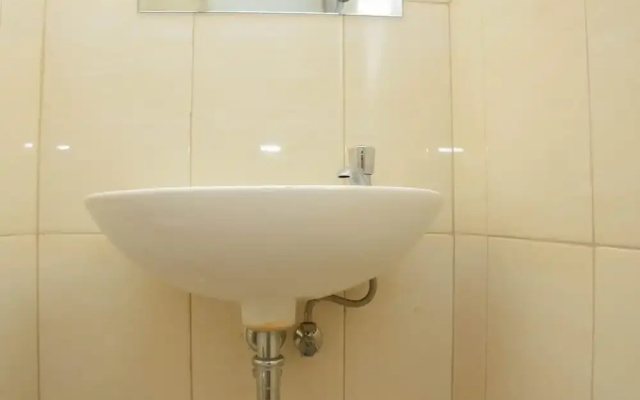 Cozy And Strategic Studio At Bassura City Apartment