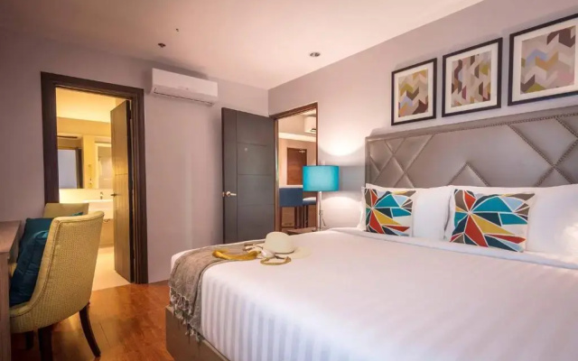 Dalian Peak Hotel