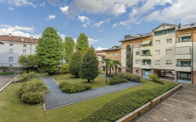 Teatro Nuovo Apartment with Free Parking