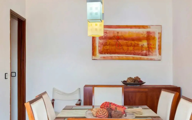 Lovely 2 Bedroom Duplex Apt w Terrace in Cascais