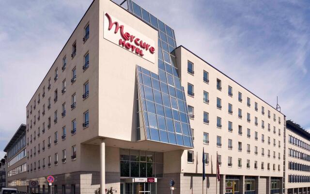 Mercure Hotel Stuttgart City Center вид на фасад