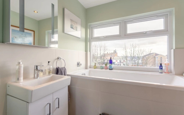 Spacious Property in Kensal Green