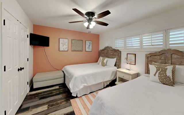 Holiday Surf & Racquet Club #121