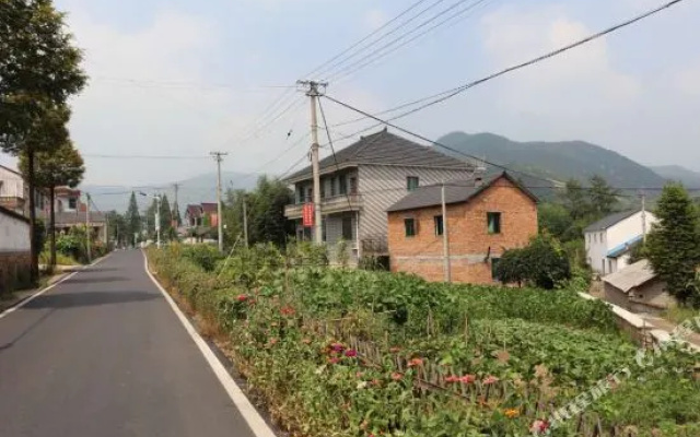 Longjia Inn