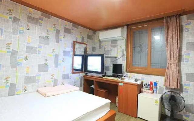 Busan Inn