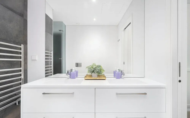 The Boulevard Prime Location & Timeless Luxury
