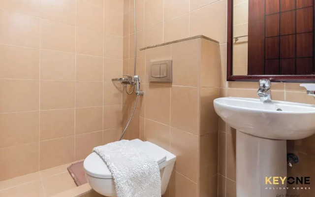 Grandeur 2BR Small Room & Beach Access