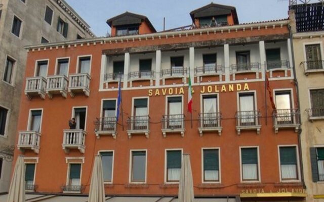 Hotel Savoia & Jolanda вид на фасад