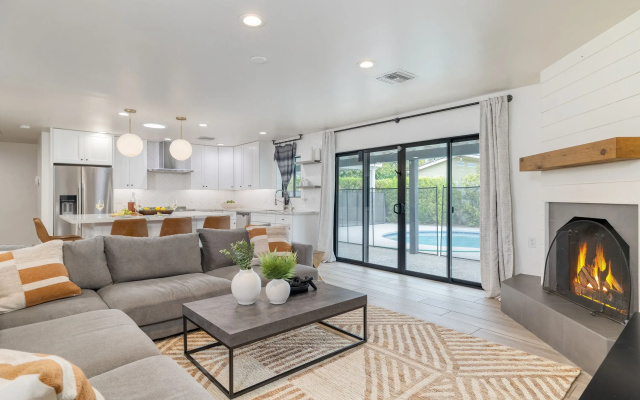 White Agate by Avantstay Pool + Spa + Putting Green Playground + Outdoor Dining Minutes to Kierland