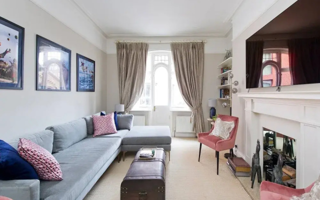 Luxurious 2-Bed Apt, 5 mins from Buckingham Palace