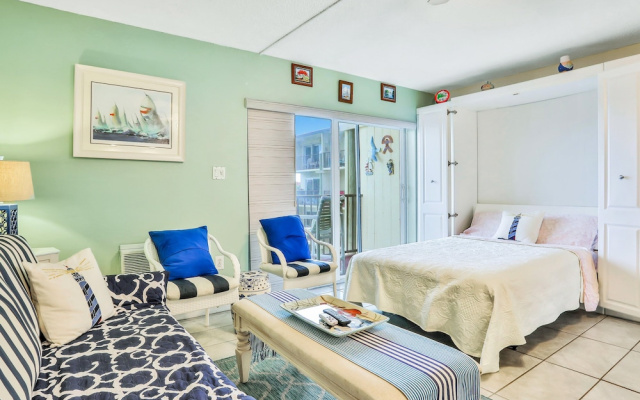 Mariners Cove 302