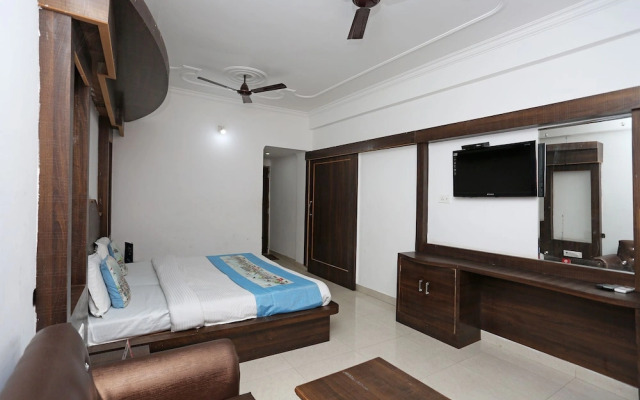 OYO 5239 Hotel Satya Shree