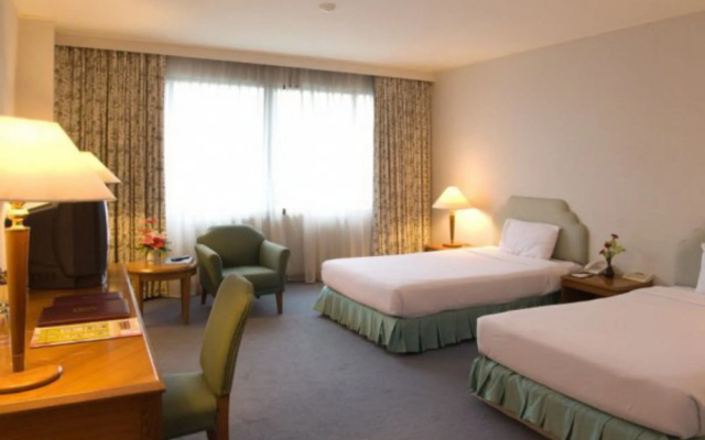 Thumrin Thana Hotel