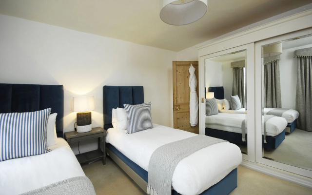 Dolls House - Luxury Townhouse - From 400 Per Night
