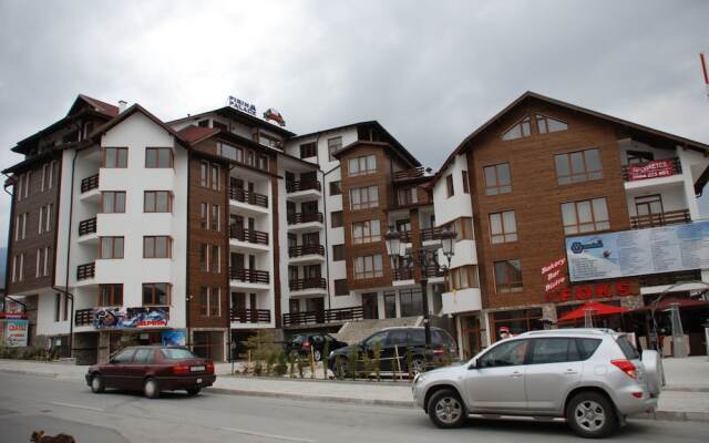 Отель Pirin Palace White Apartments Болгария, Банско - отзывы, цены и фото номеров - забронировать отель Pirin Palace White Apartments онлайн вид на фасад