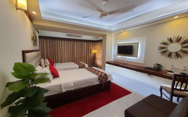 Hotel Grand Circle Inn