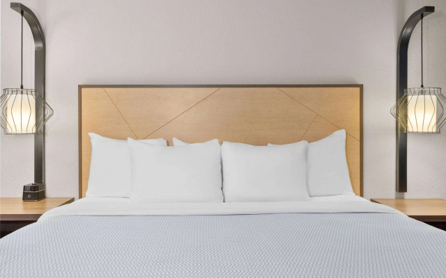 La Quinta Inn & Suites by Wyndham Ft. Pierce