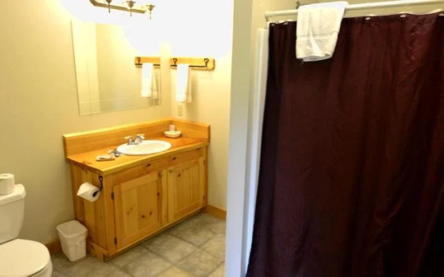 New England Inn and Lodge
