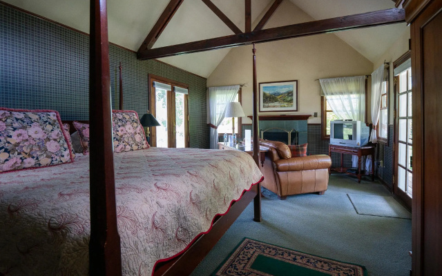 Apple Orchard Inn