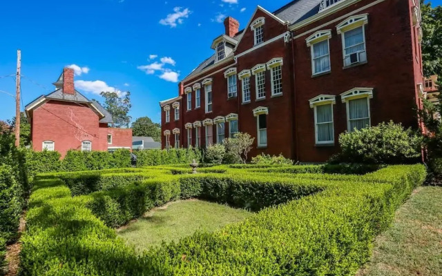 Wright Mansion - An Impressive Victorian Estate