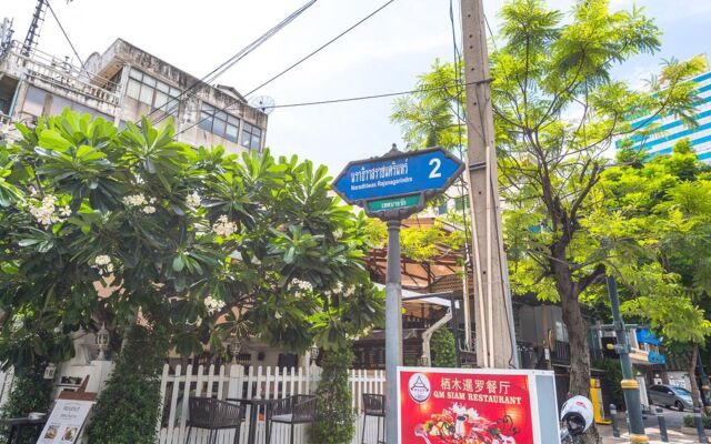 Naratel Hostel Bangkok Бангкок вид на фасад