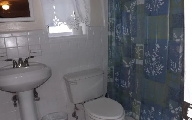Eamon James Apartments & Suites