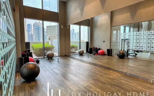 LUX 52 42 Deluxe Marina View Suite 3