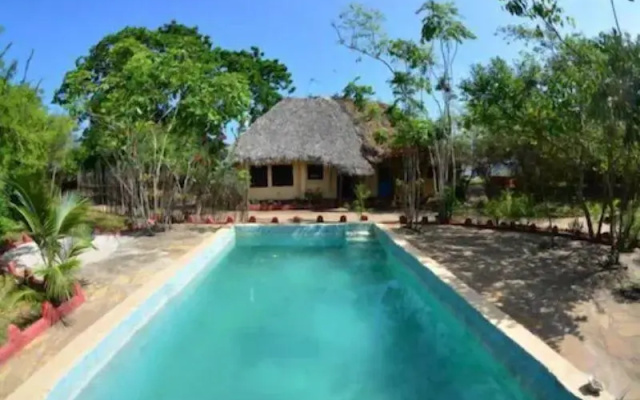 Swahili Divers and Gecko Nature Lodge