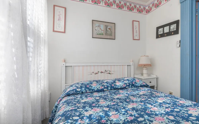 Antoinette's Apartments & Suites