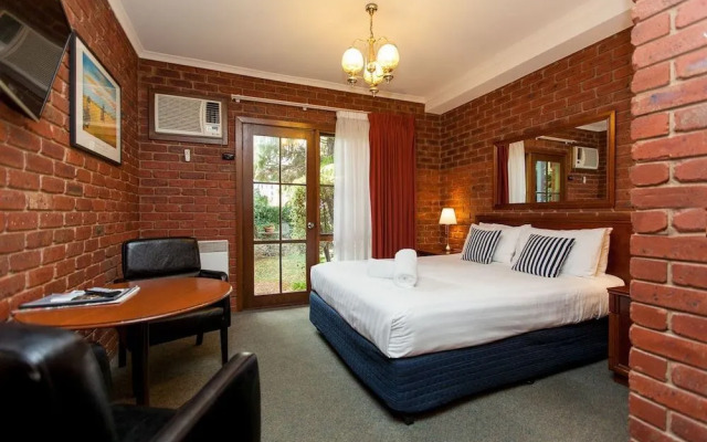 Armour Motor Inn