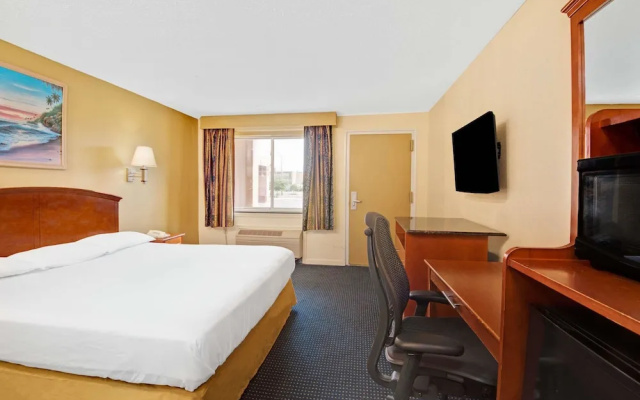 Super 8 Motel - Milford/New Haven
