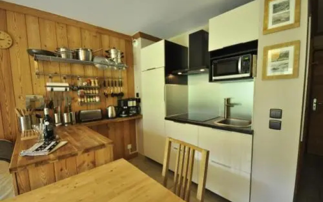 Apartment in Chalet Chamoissiere