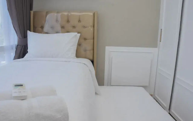 Modern And Comfy 2Br At Menteng Park Apartment