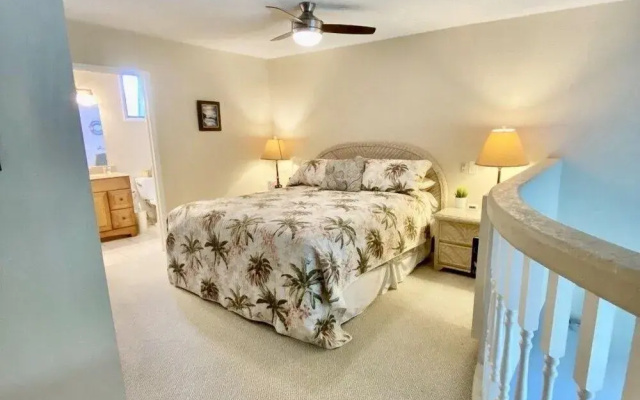 Tropical Oasis 2 Bedroom Condo by RedAwning