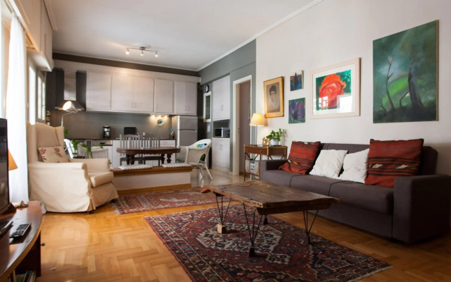 2 Bedroom Artist's Apartment - So Athens
