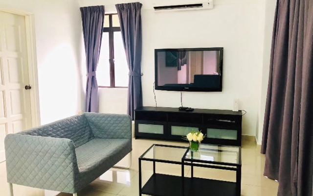Serdang Raya by Yolodge