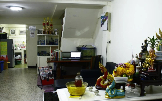 Lumphini Home Stay BKK