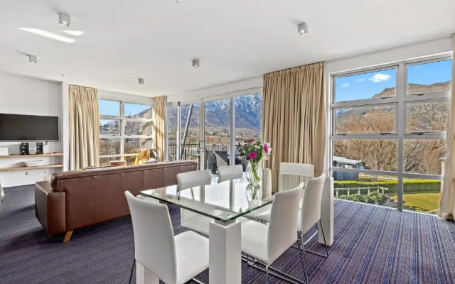 Marina Quarters 406b