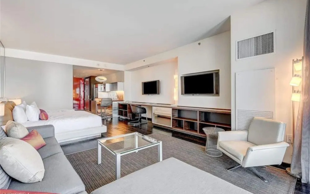 Beautiful Mountain-views Studio at the Palms 1107