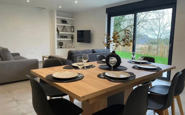 Premium Holiday Home Close to the Coast